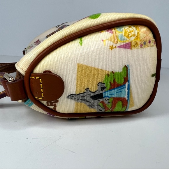 Disney Dooney & Bourke Retro Mini Barrel Crossbody Purse Bag WDW Magic Kingdom - Picture 4 of 14